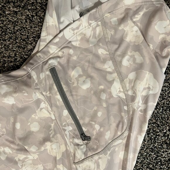 LOT of 3 Athletic Tops | NORTH FACE, NIKE, PATAGONIA | Women's Size Medium - Picture 8 of 16